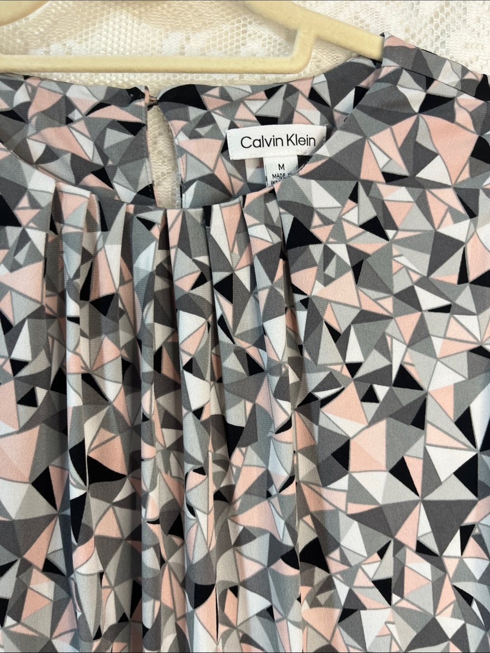 😻5for$15😻Calvin Klein Pink, Gray & Black Geometric Sleeveless Blouse M